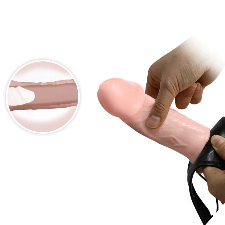 Dùng 2 ngón tay bóp dương vật giả dây đeo cho nam Jett